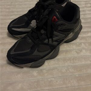 New Balance Men's Black and Gray Athletic Sneakers